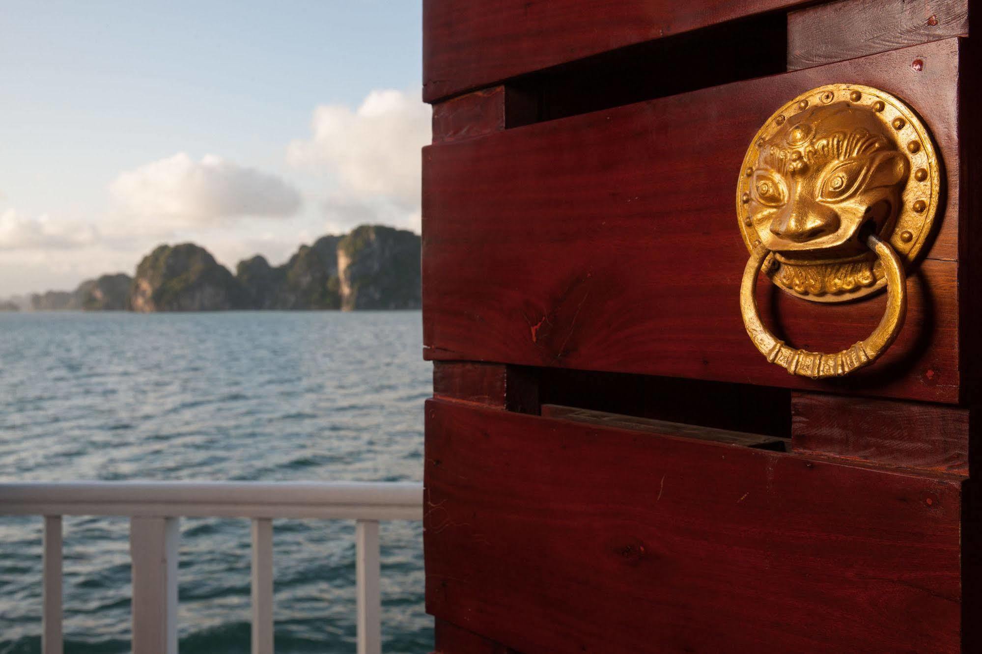 Royal Palace Cruise Hạ Long Exterior foto