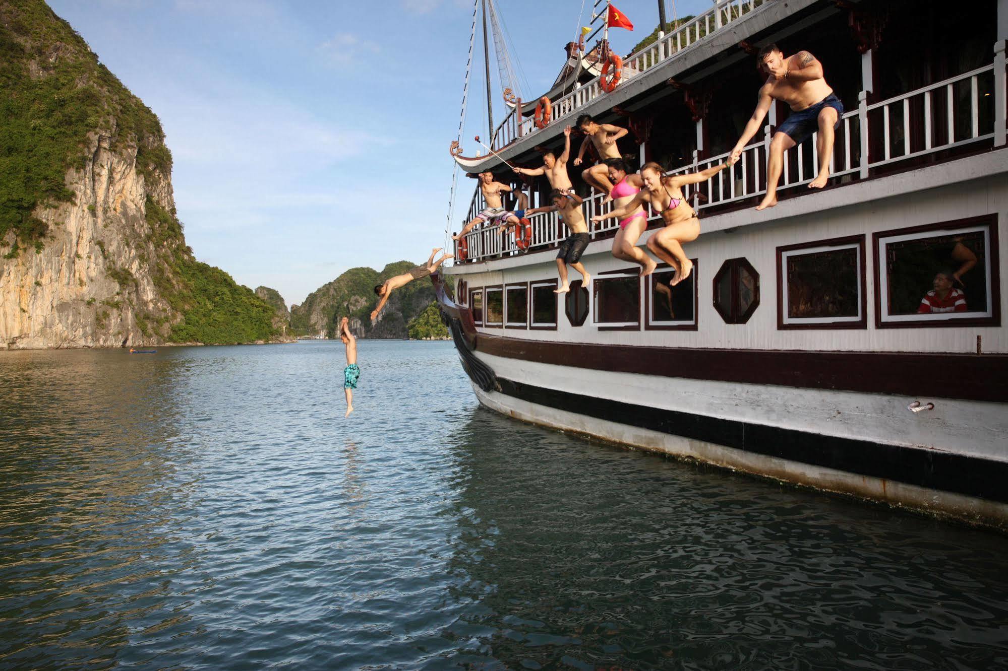 Royal Palace Cruise Hạ Long Exterior foto